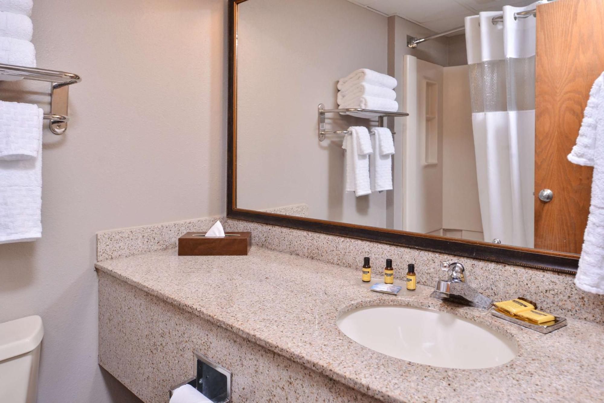 Western Kelly Hotel 4*
