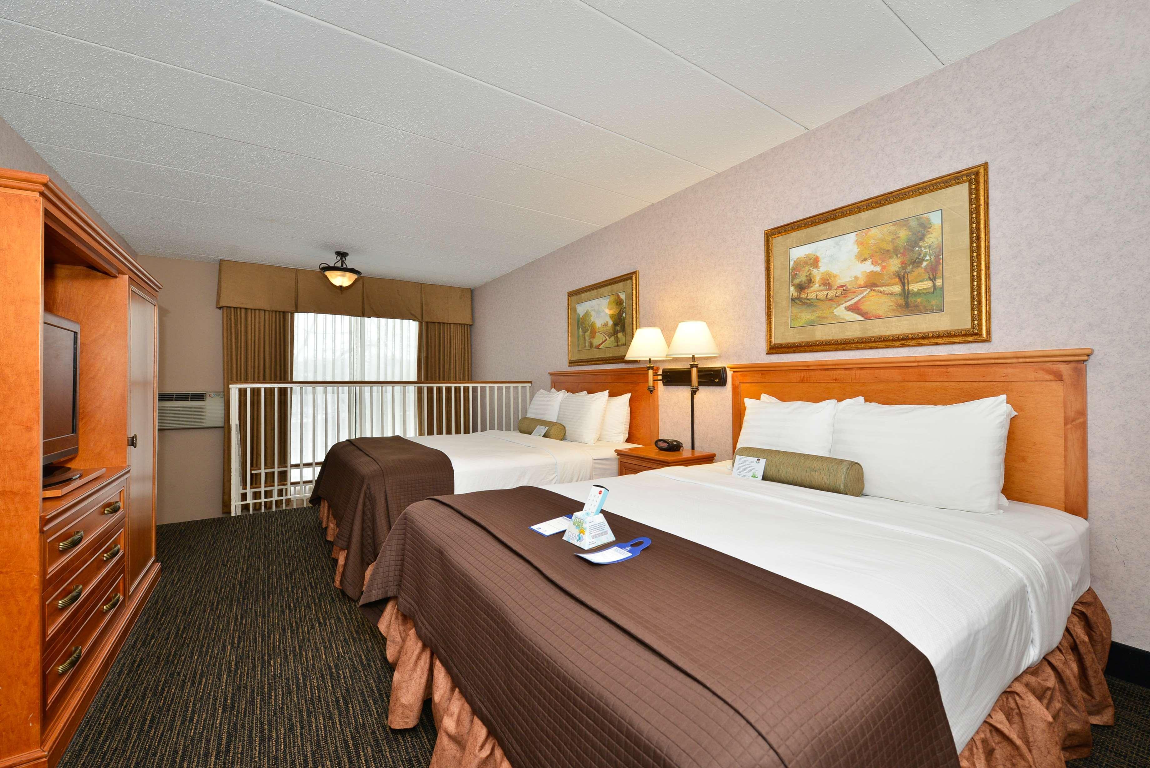 Western Kelly Hotel 4*